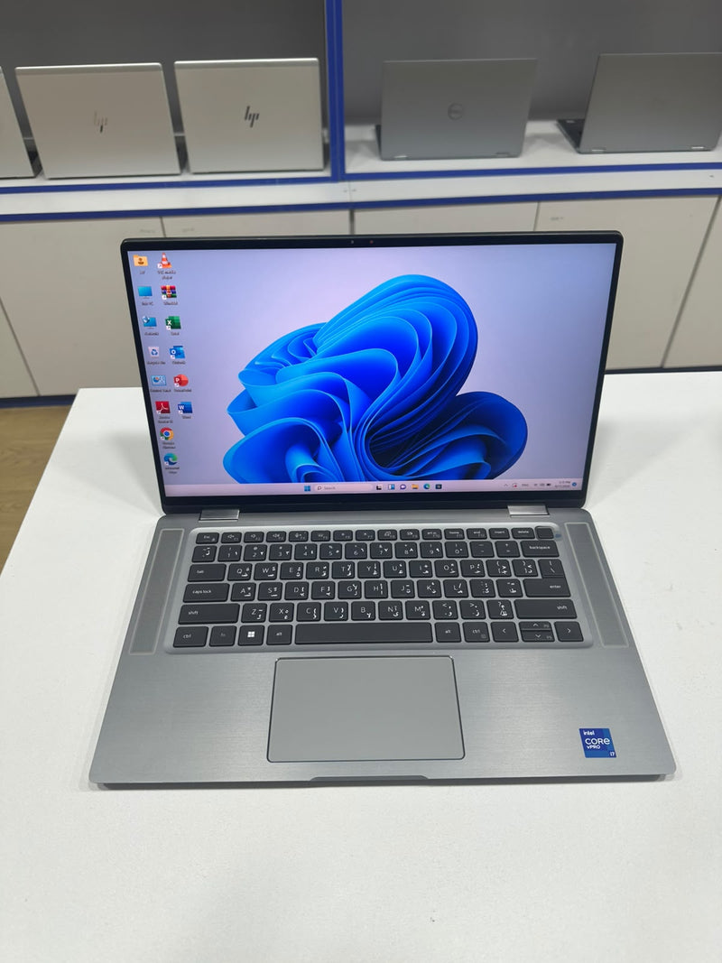 Used Dell Latitude 9520 2-IN-1 (Metal)  | Intel Core i7-11th Gen | 32GB RAM | 512GB SSD | 15.6” Touchscreen | Intel Iris Xe Graphics - 3